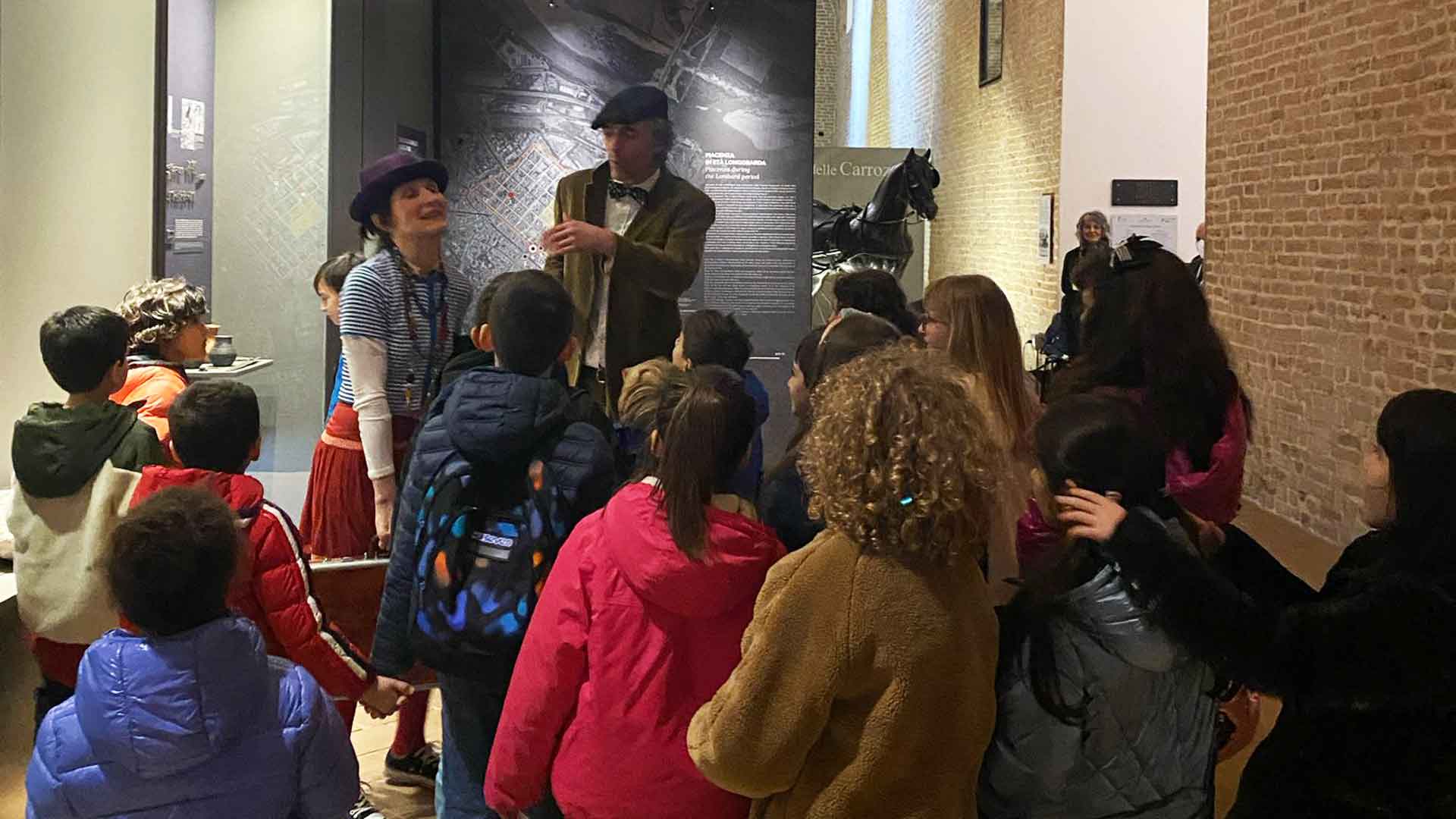 favellarte-piacenza-compagnia-teatro-laboratori-progetti-spettacoli-famiglie-adulti-cultura-teatro-attivita-bambini-whippet-6